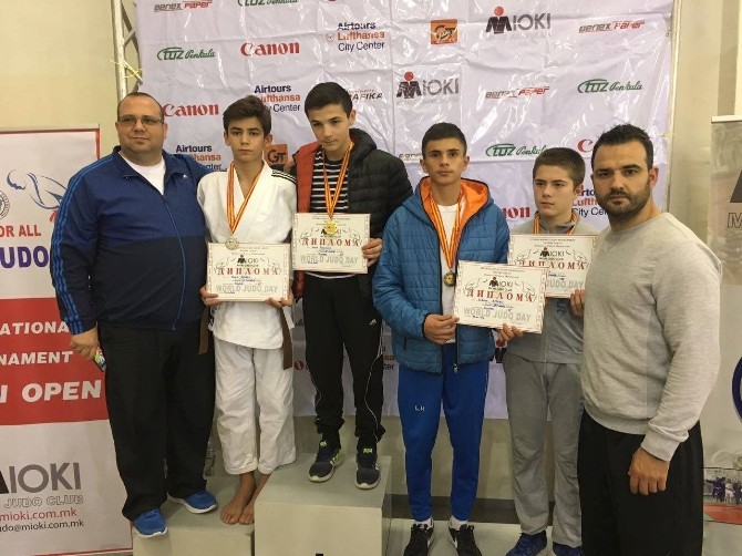 Manisa Büyükşehir’li sporculardan Makedonya’da büyük başarı