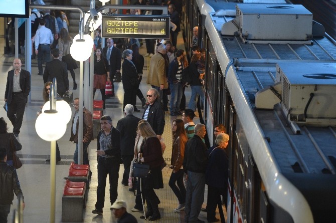 İZMİR'DE YILBAŞI GECESİNE ''ULAŞIM''AYARI