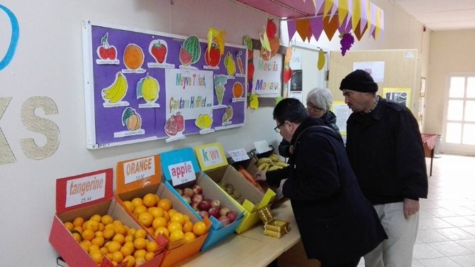 Meclis Manavı öğrencilere güven ve dürüstlüğü öğretiyor
