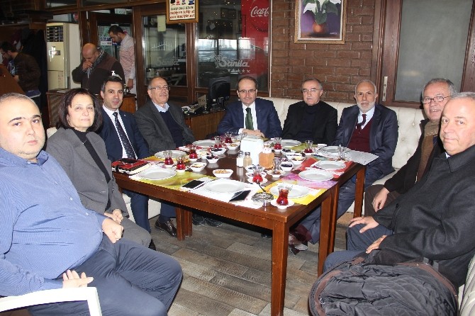 AK Parti Konak’tan referandum toplantısı