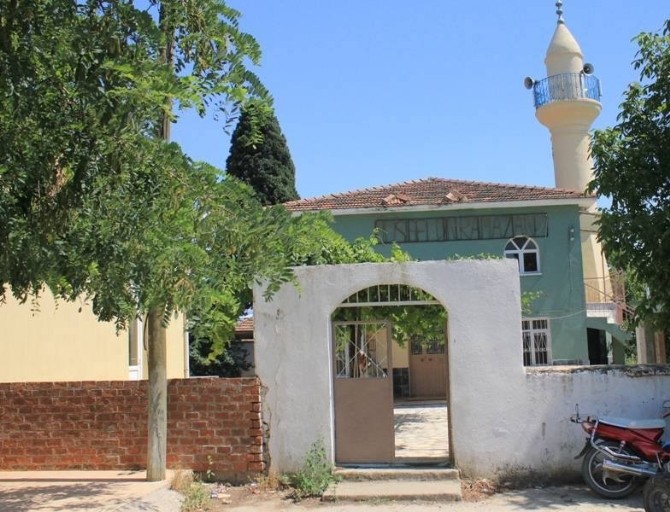 Köylüler ezan sesine hasret kaldı