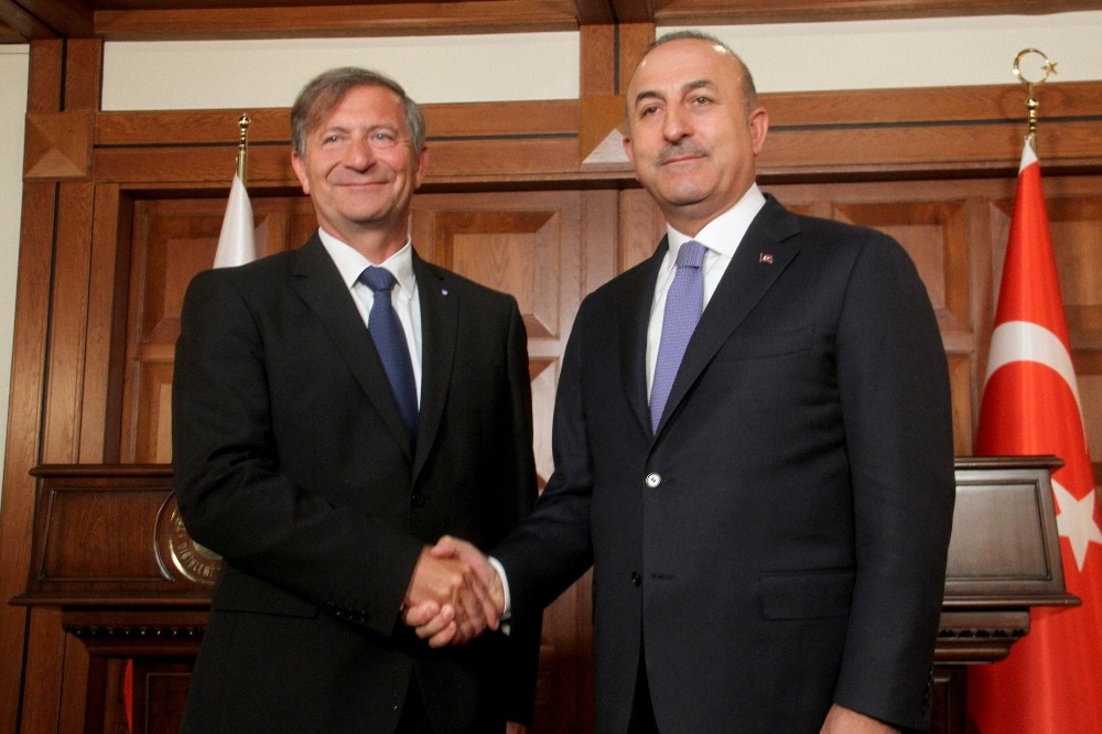 YPG'YE SİLAH VERİLMESİ BÖLGE BARIŞINI ZEDELER!