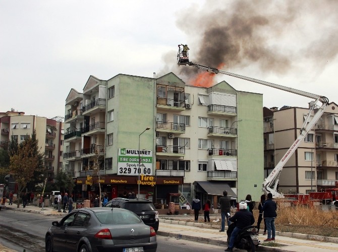 Apartmanda korkutan yangın
