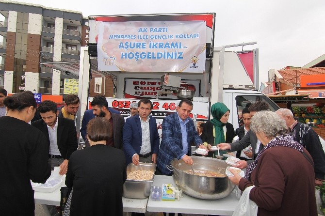 Başkan Soylu vatandaşlara aşure dağıttı