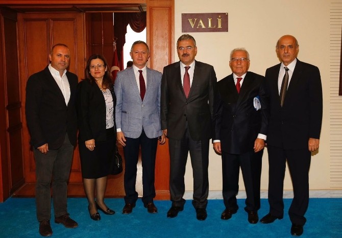 Vali Ayyıldız Sağlık Turizmi Derneği üyelerini ağırladı
