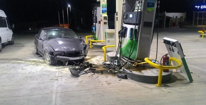 Saniyelerle otomobilin altında kalmaktan kurtuldu