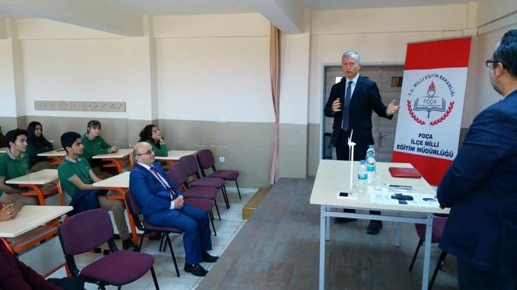 Foça’da “Yenilenebilir Enerji” semineri