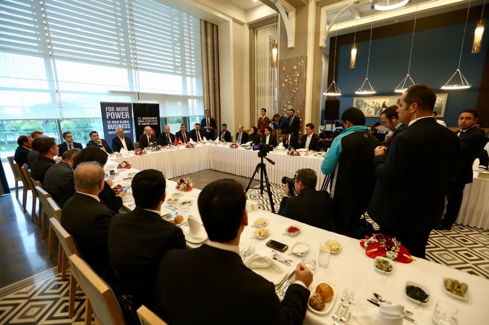 Bakan Kurtulmuş Alman basın mensuplarıyla bir araya geldi