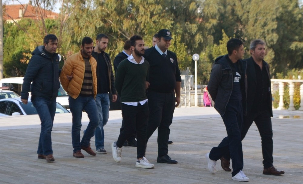 Foça emniyeti göz açtırmıyor