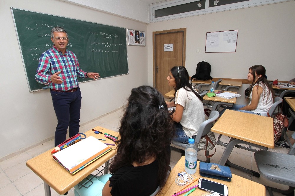 Öğrencilere karne hediyesi