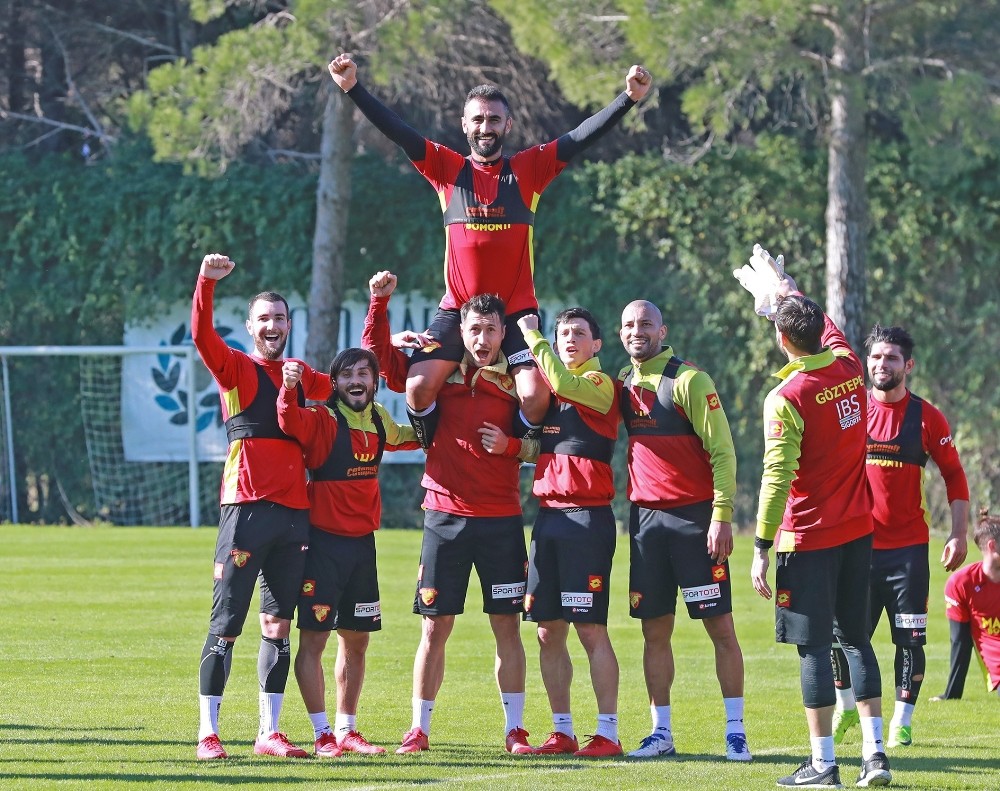 Göztepe, hazırlıklarına devam ediyor