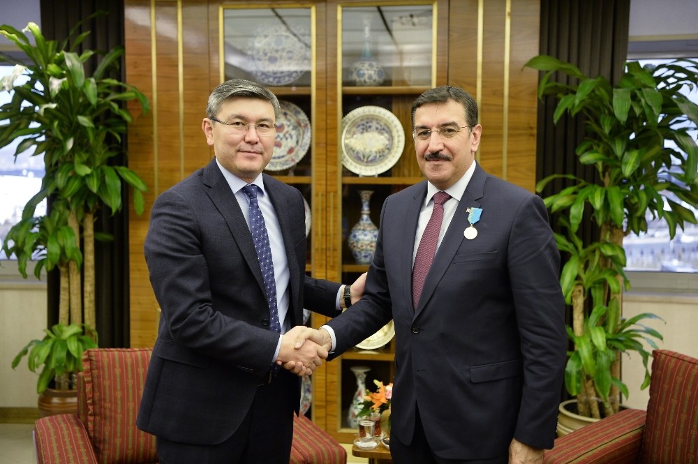Bakan Tüfenkci, Kazakistan Büyükelçisi Saparbekulı’yı kabul etti