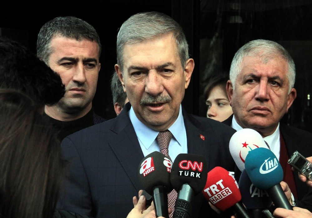 Sağlık Bakanı Demircan Hasan Celal Güzel’i ziyaret etti