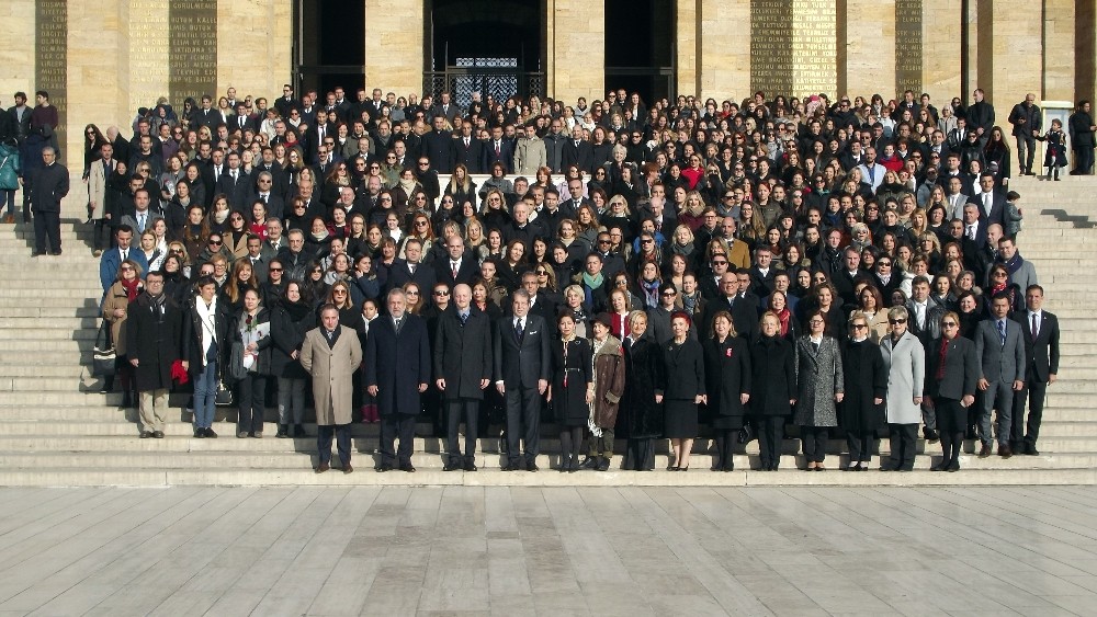 TED Ankara Koleji Öğretmenler Gününde Anıtkabir’i ziyaret etti