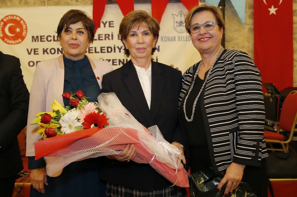 Siyasetin duayenleri Konak’ta buluştu