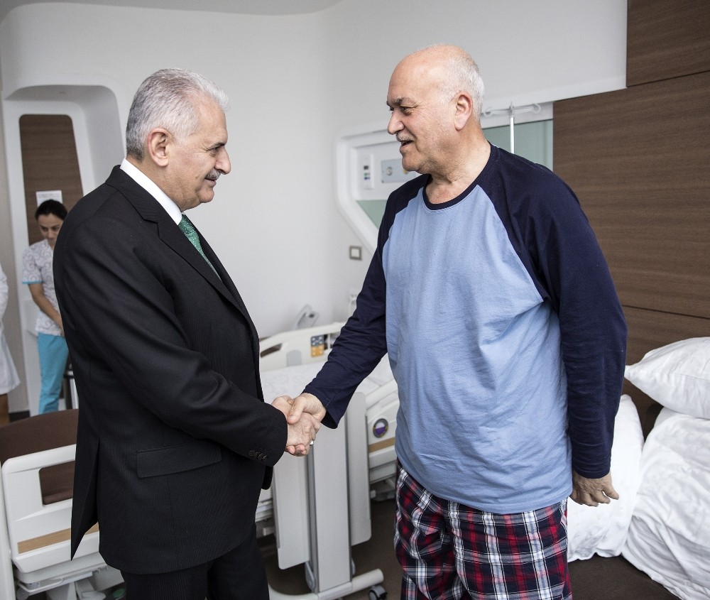 Başbakan Yıldırım’dan hastane ziyareti