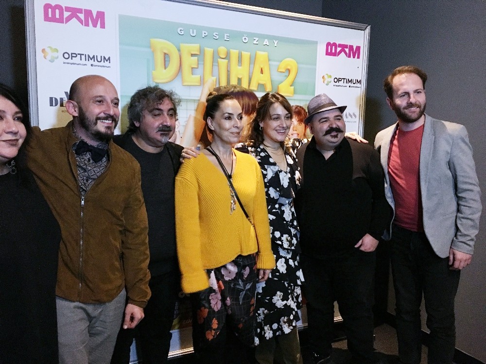 Deliha 2’nin İzmir galasına yoğun ilgi