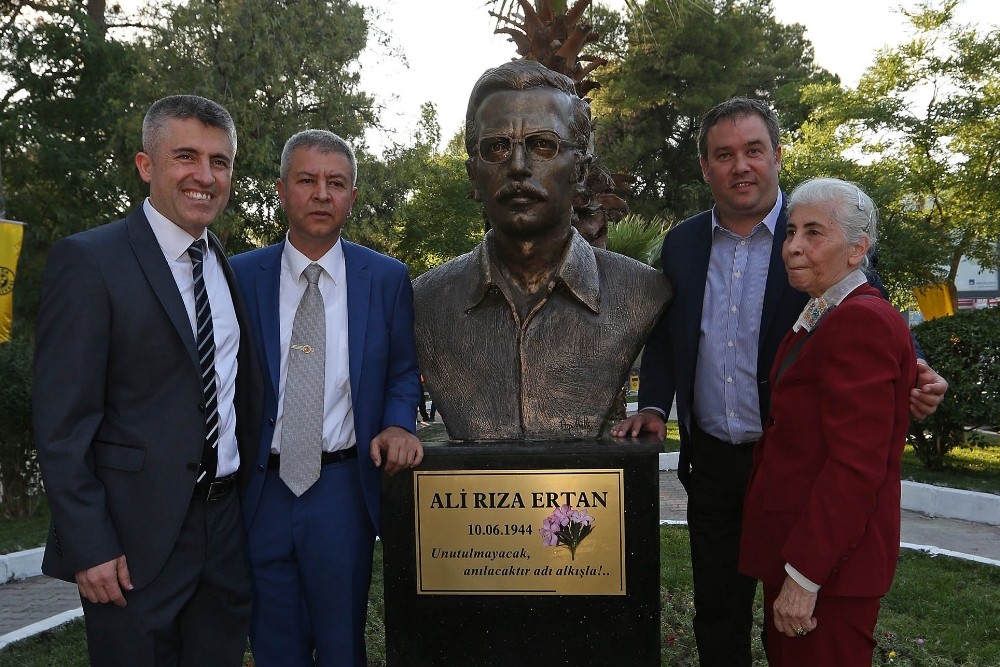 BUCA'DAN YENİ ŞAİRLERE DAVET!