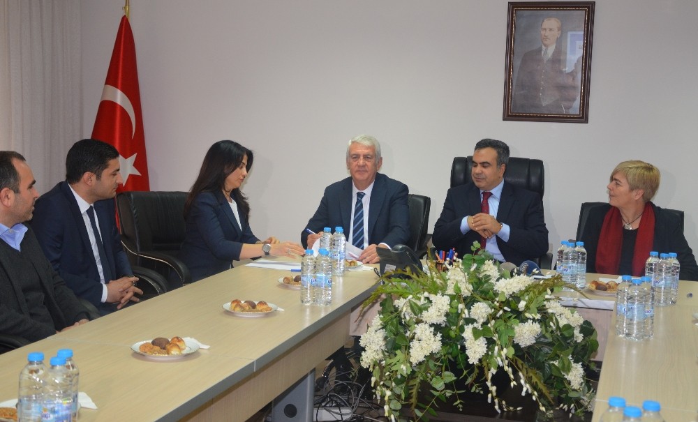 SURİYELİ MÜLTECİLER TEKSTİL İŞÇİSİ OLACAK