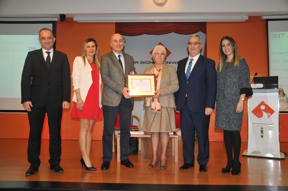 ‘Mezuniyet sonrasına ekonomiyle hazırlıklı olun’
