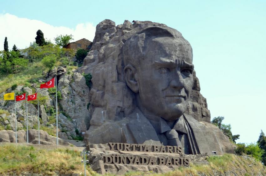 İZMİR'DE SKANDAL İDDİA
