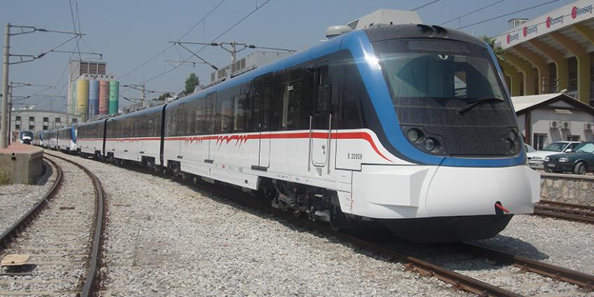 İZBAN'A TREN ÇARPTI