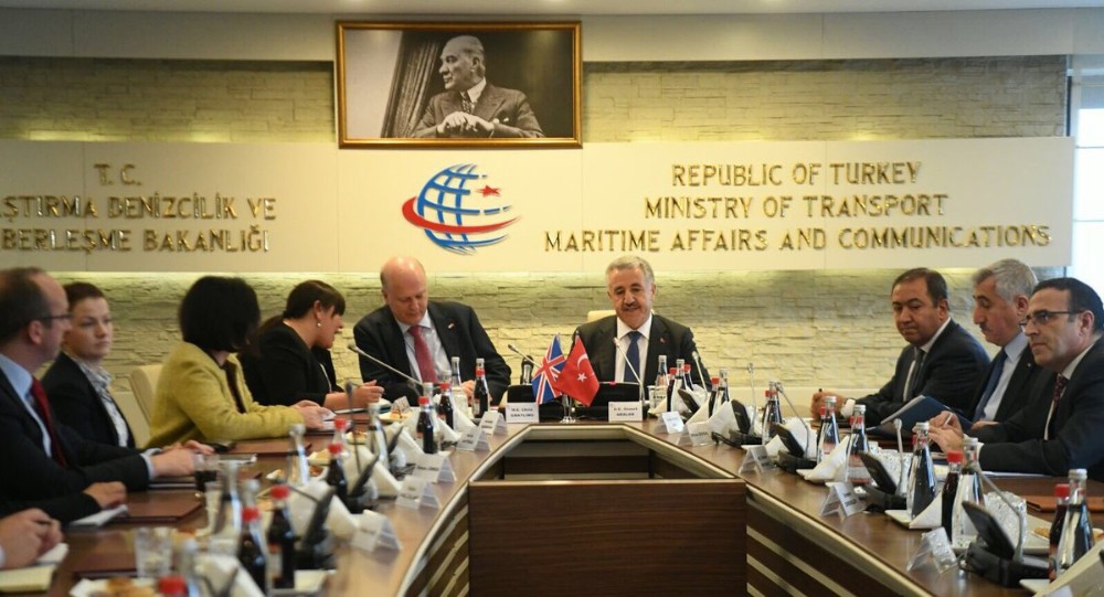 Bakan Arslan ve İngiliz mevkidaşı Grayling’ten terörle mücadele iş birliği