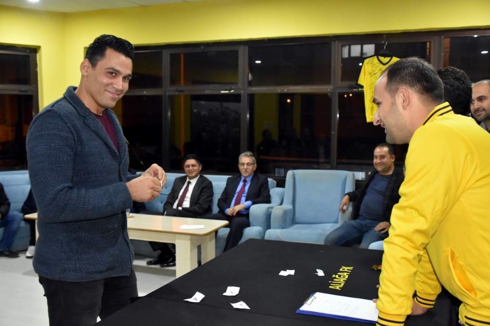 Şehit Oğuz Özgür Çevik Turnuvasında çeyrek final heyecanı