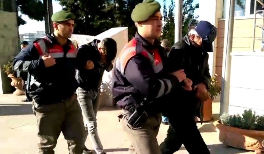 Jandarma iki olayı birden çözdü, 4 hırsızlık zanlısını yakaladı