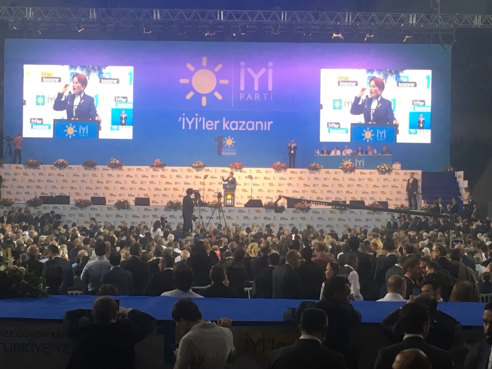İYİ Parti Olağanüstü Kongresi başladı