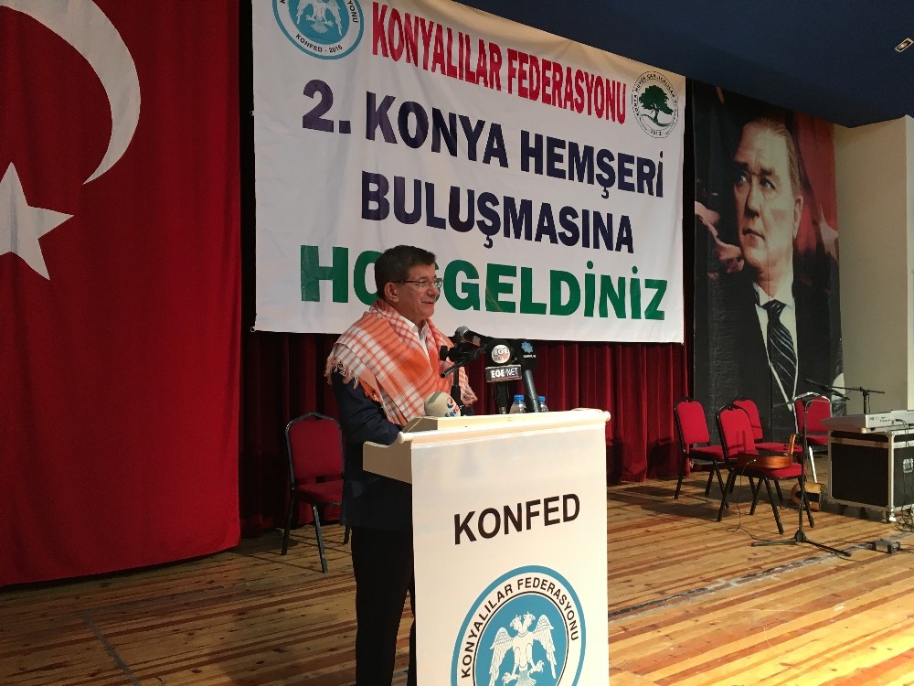 Eski Başbakan Davutoğlu: “Kim el uzatırsa elini kırarız”