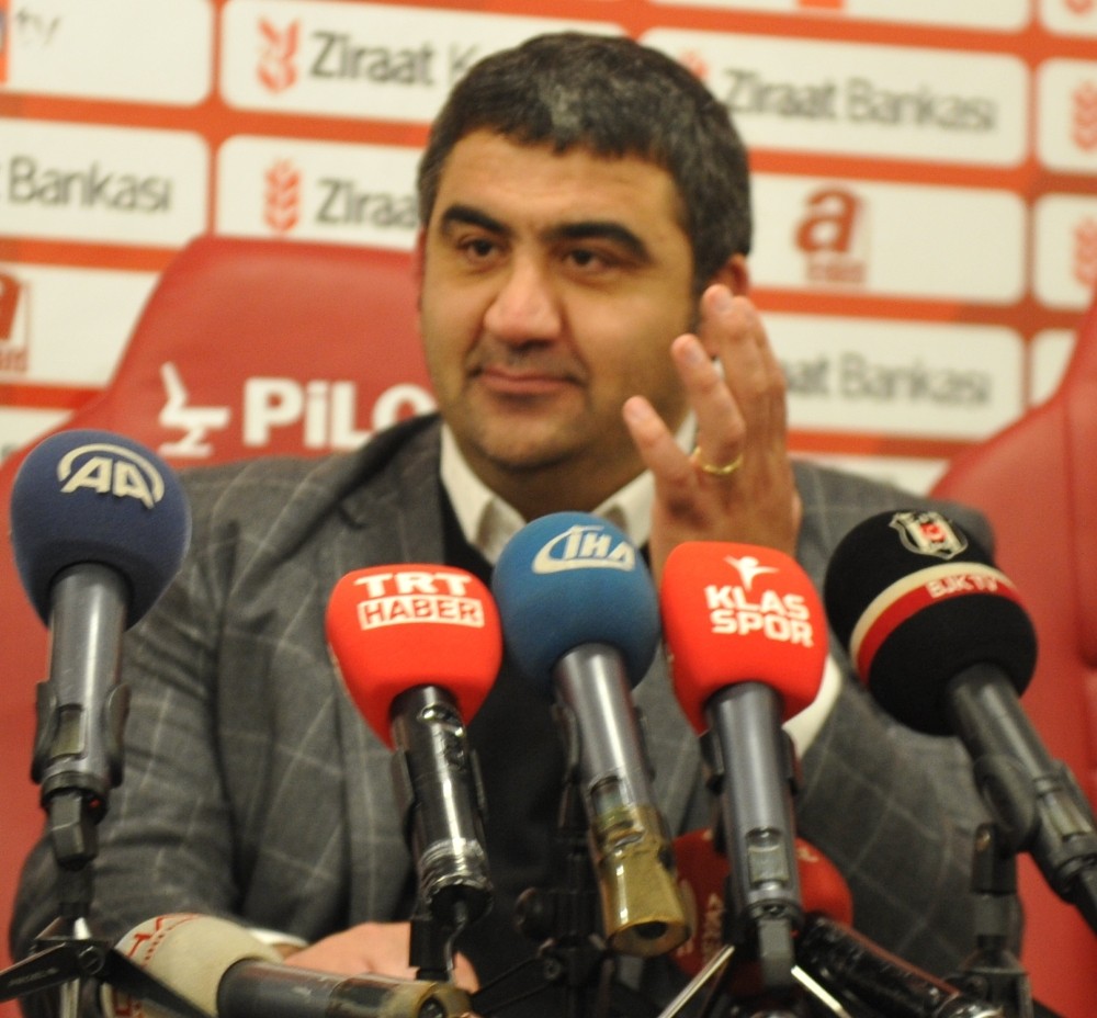 Ümit Özat: