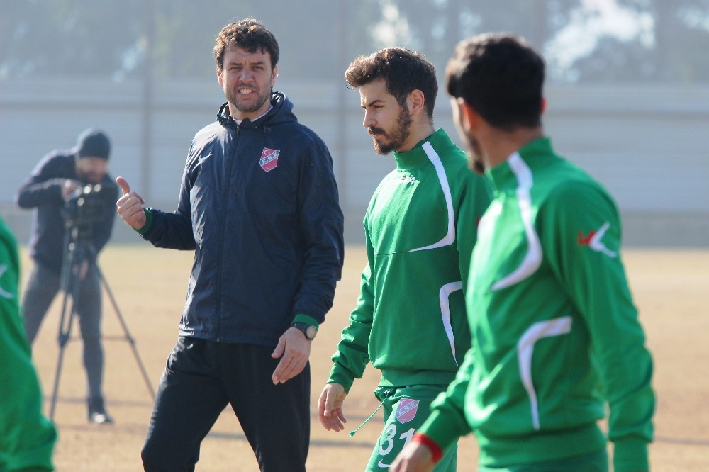 Cihat Arslan: “Gemiyi karaya sağ salim yanaştırmaya geldim”