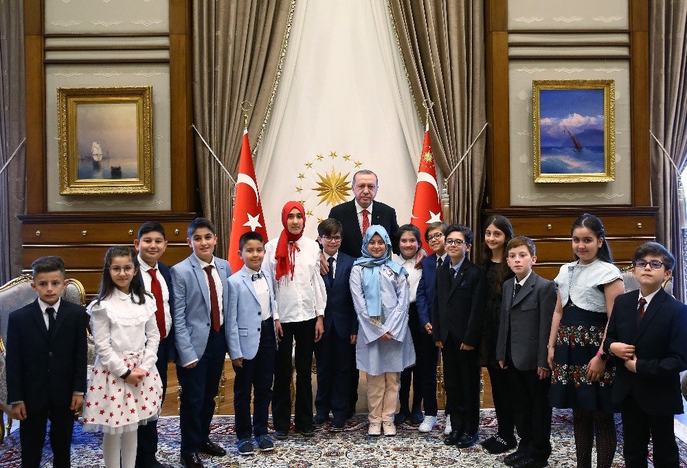 Cumhurbaşkanı Erdoğan çocukları kabul etti