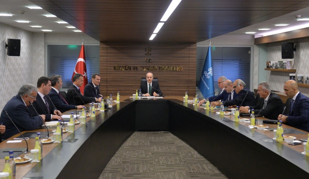 Bakan Kurtulmuş, Rus-Türk İş Adamları Derneği üyelerini kabul etti