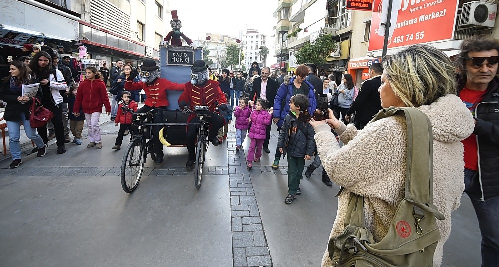İzmir’de kukla zamanı