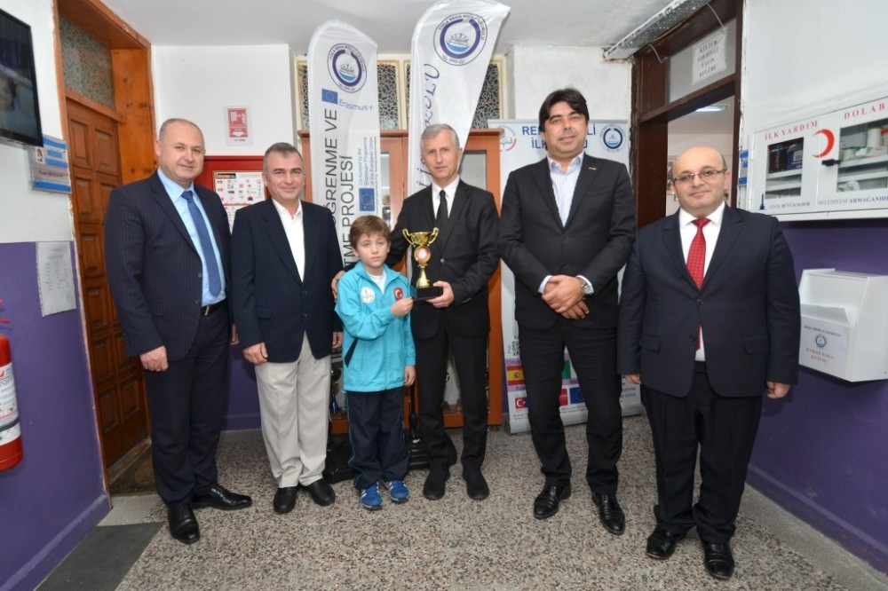 Minik şampiyondan Foça’ya teşekkür