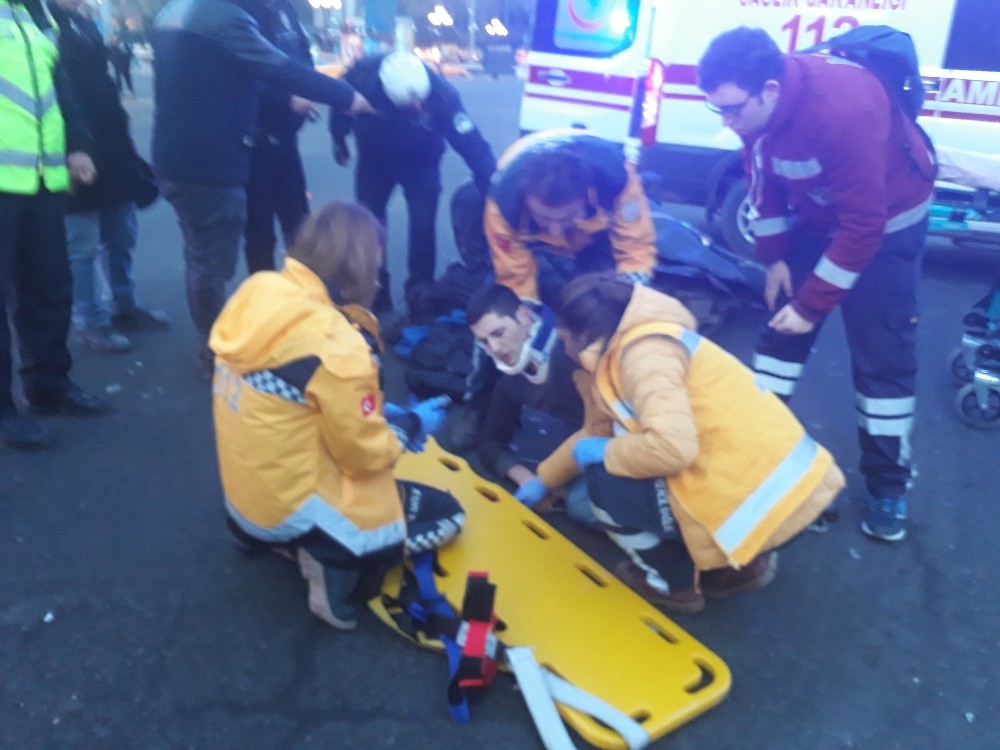 Kutlamalar sonrası trafiğe açılan Kızılay’da yılın ilk kazası