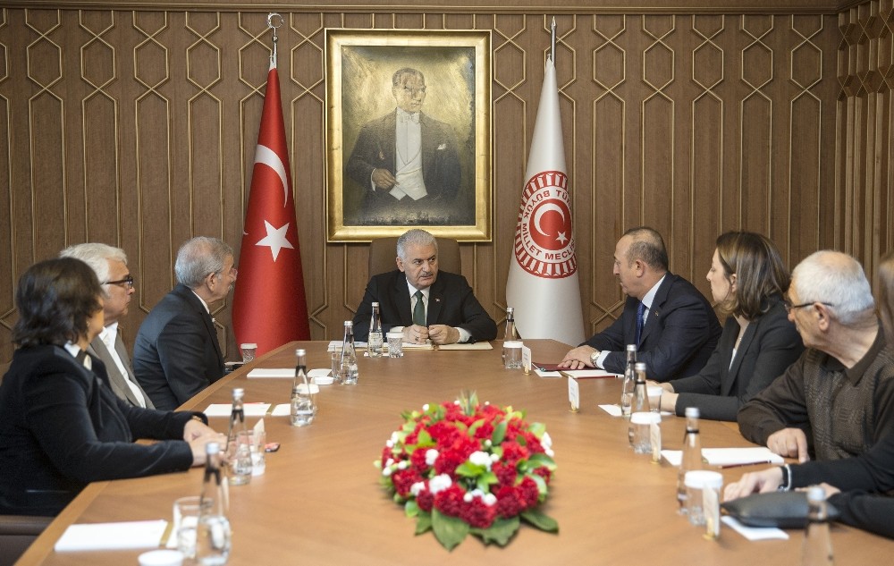 Başbakan Yıldırım, Libya’da kaçırılan vatandaşların ailelerini kabul etti
