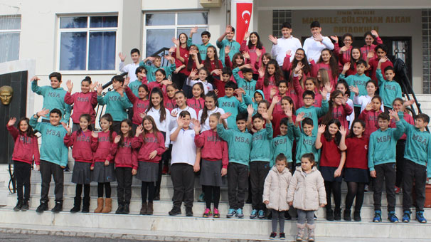 Bu okulda 33 ikiz, bir üçüz öğrenci var