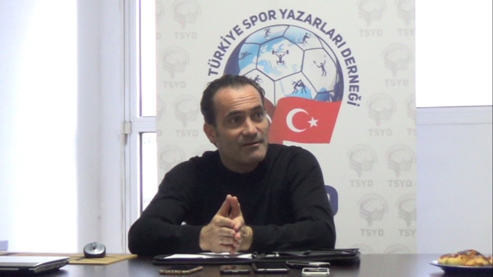 Teknik Direktör Cüneyt Biçer, “Futbolcularla aramızda bağ kopukluğu olsaydı böyle bir istatistik olmazdı”

