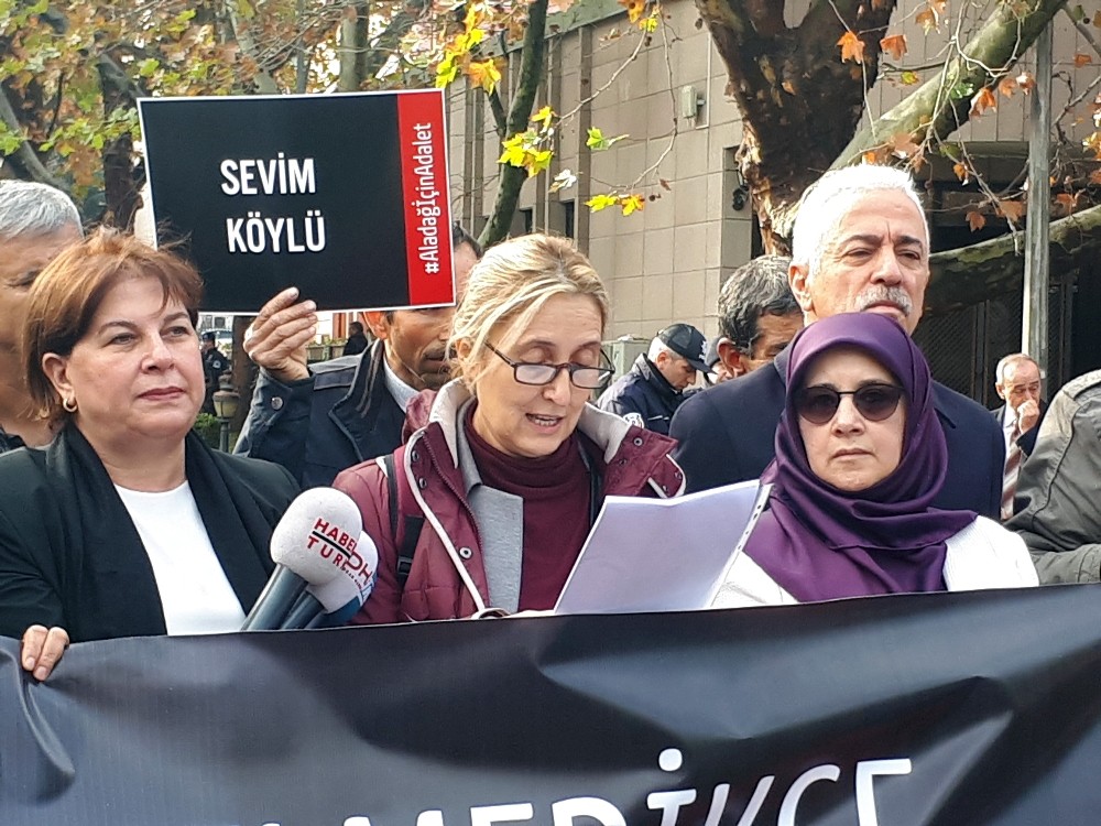 Aladağ’da yangın faciasının birinci yılında aileler MEB’in önünde toplandı