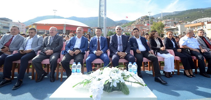 KEMALPAŞA’DA BİLİM ŞENLİĞİ BAŞLADI