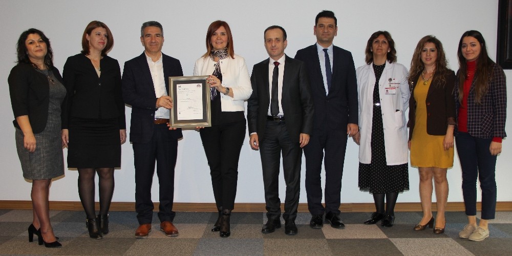 MEDİCAL PARK İZMİR'E MÜŞTERİ MEMNUNİYETİ BELGESİ