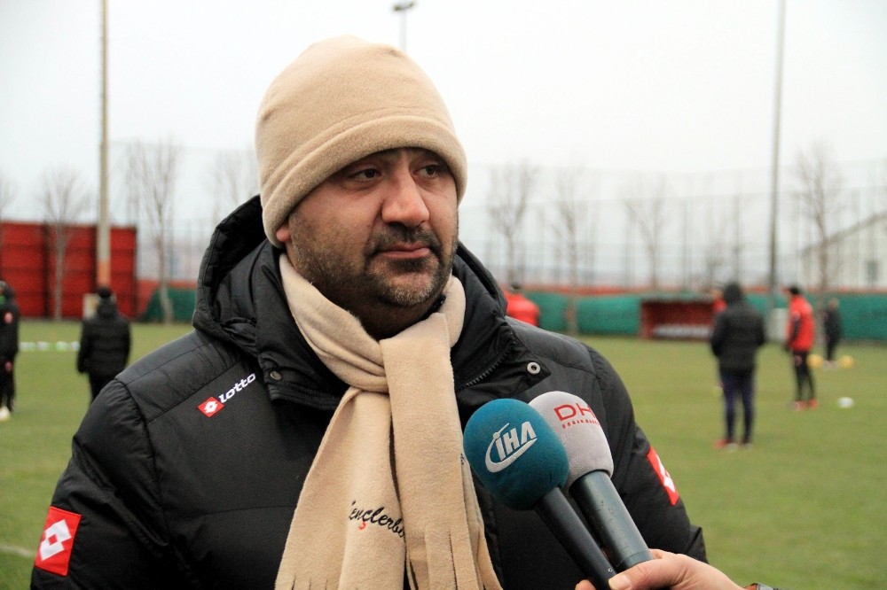 Özat, transfer maliyeti tartışmalarına açıklık getirdi