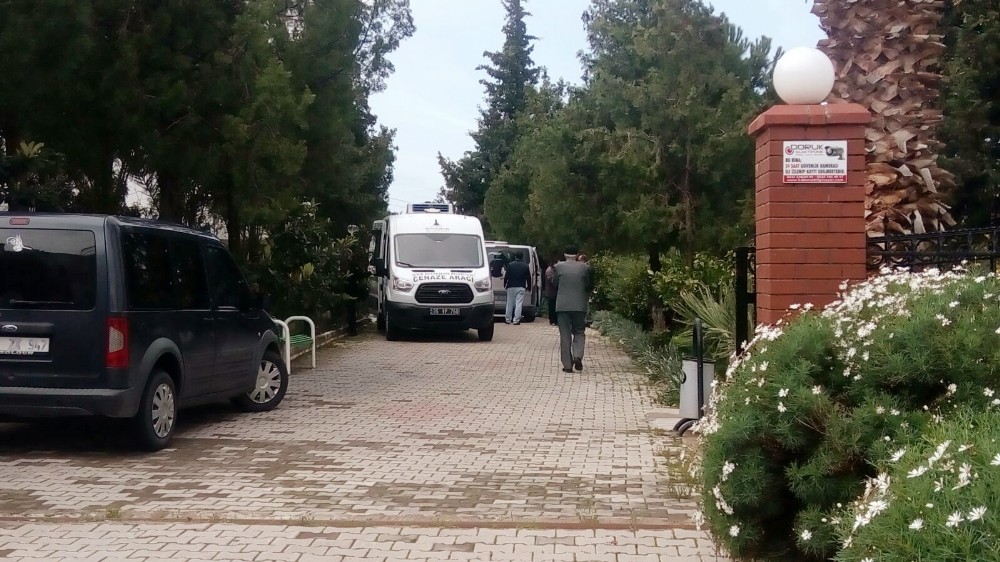 Şizofren hastası anne ve babasını öldürdü