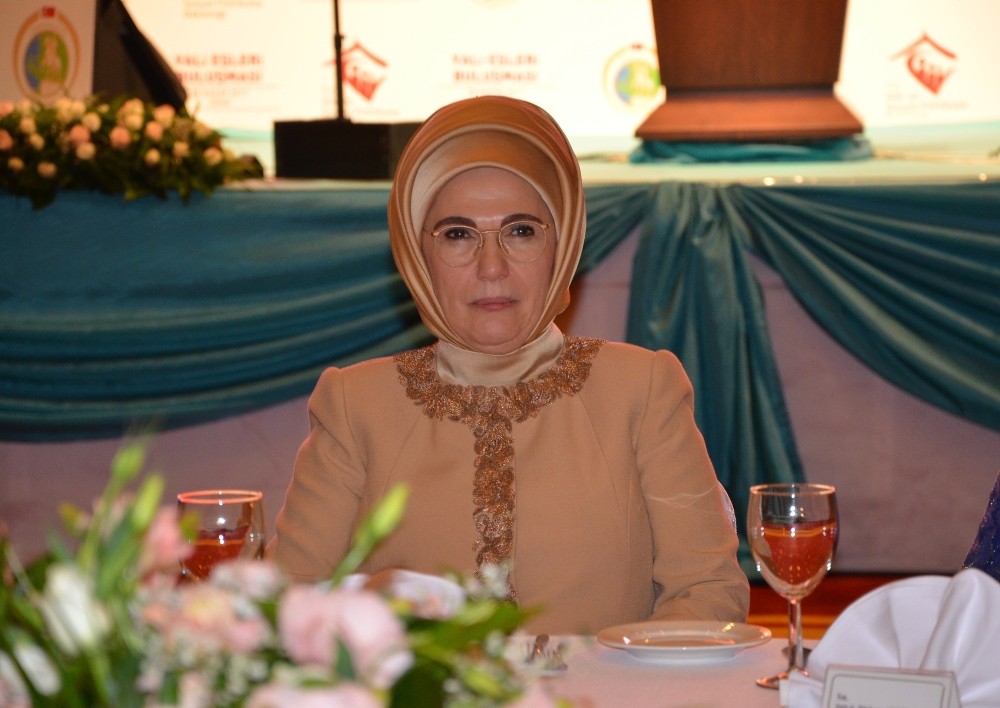 Emine Erdoğan 81 ilin vali eşleri ile buluştu