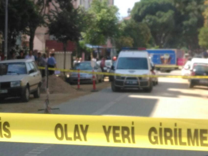 ÖDEMİŞ'TE 76 YAŞINDAKİ ADAM ESKİ EŞİNİ TARADI!