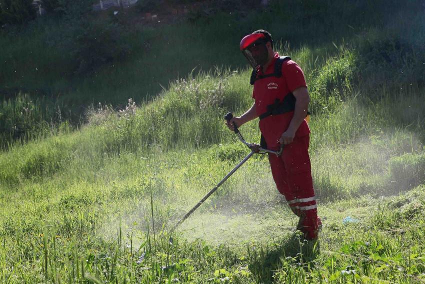 Bayraklı’da bahar temizliği başladı