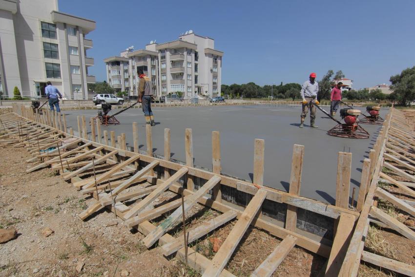 Menderes'e Tenis Kortu